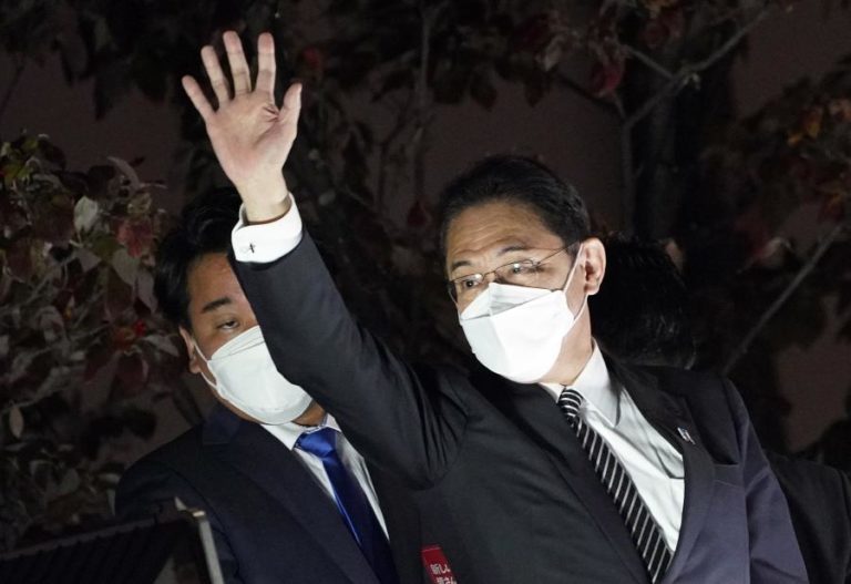 Japão/Eleições: Kishida continuará a governar, apesar de o seu partido perder força