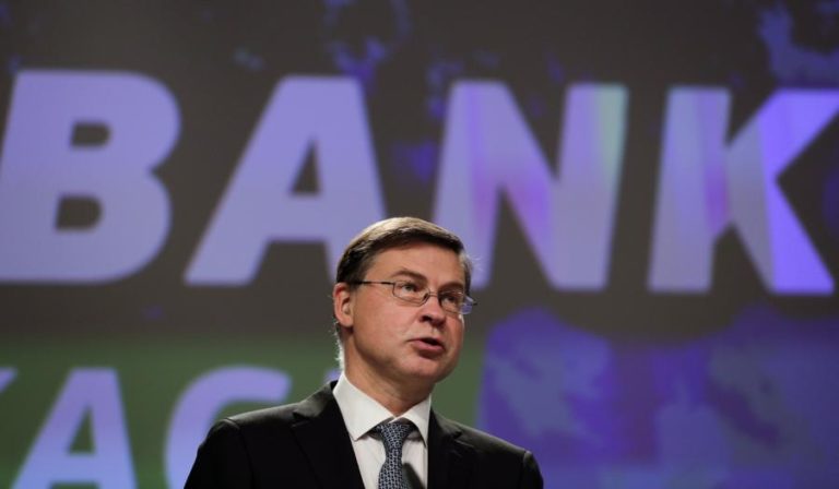 OE2022/Crise: Bruxelas admite necessidade de “algumas consultas” com Governo