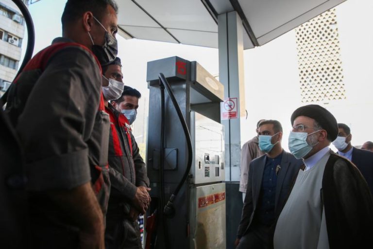 Irão aponta EUA e Israel como presumíveis autores do ciberataque a postos de gasolina