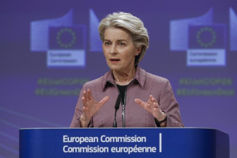 Polónia: Presidente da Comissão Europeia diz acreditar num acordo para ultrapassar crise