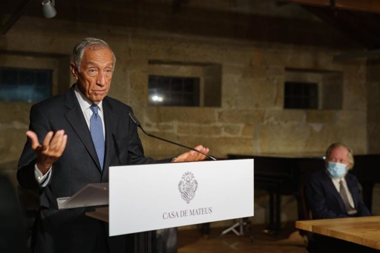 OE/Crise: Presidente da República diz estar “acima das pressões”