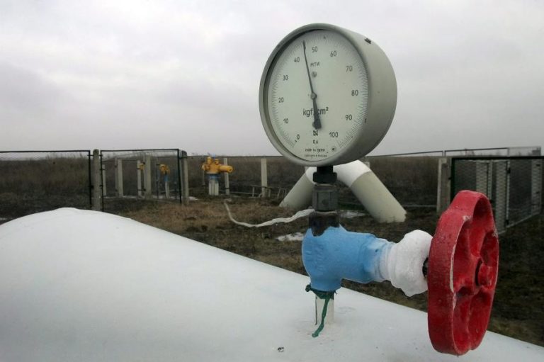 Angola acena a investidores russos com oportunidades no setor do gás e petróleo
