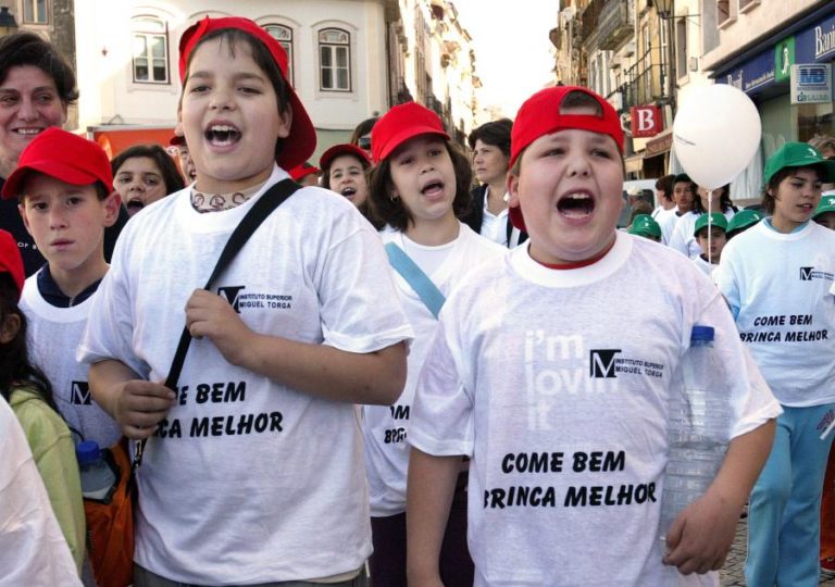 Excesso de peso e obesidade infantil diminuem Portugal mas ainda atinge 30% das crianças