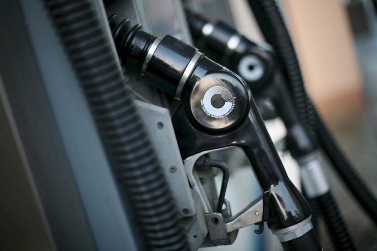 AR aprova texto final da lei que permite limitar margens de venda de combustíveis