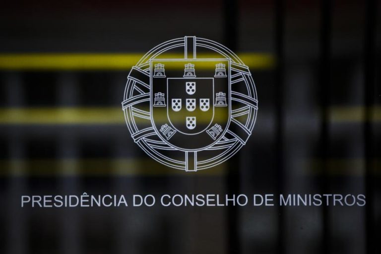 Covid-19: Conselho de Ministros decide hoje novas medidas para travar pandemia