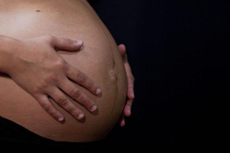 Covid-19: Três em cada 10 mulheres adiaram maternidade devido à pandemia