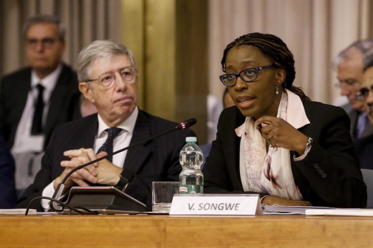 Covid-19: ONU diz que fechar voos de África Austral repete o erro das vacinas