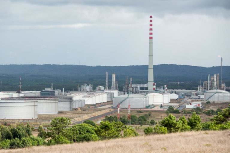 Climáximo quer bloquear refinaria da Galp em Sines para exigir fecho até 2025