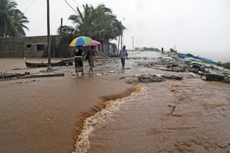 Barragem perto de Maputo abre comportas para receber chuvas
