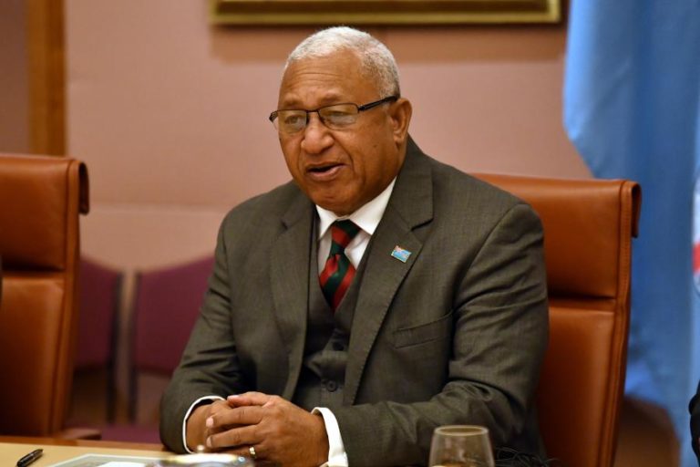 COP26: PM de Fiji afirma que meta de 1,5 graus está refém de “viciados em carbono”