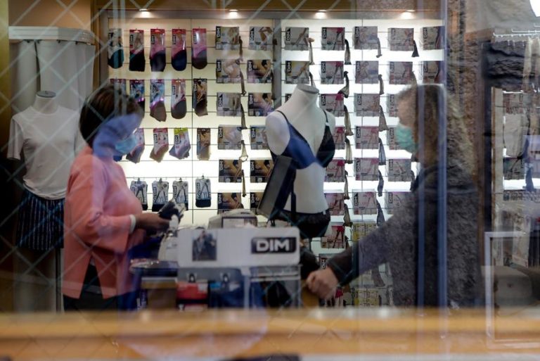 Vendas de vestuário em Portugal e Espanha sobem 26% face a 2020 mas caem 23% face a 2019