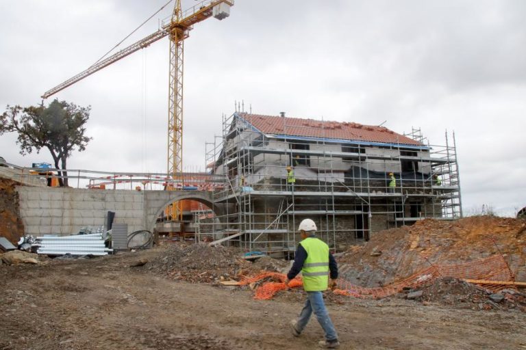 Aumento da produção na construção desacelera para 2% em setembro – INE