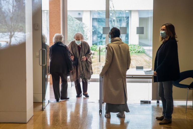 Pensões aumentam em janeiro de 2022 entre 1% e 0,2%