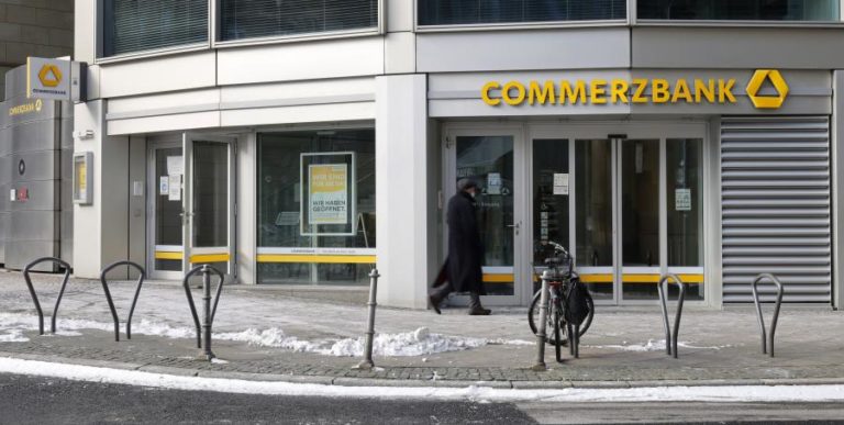 Commerzbank passa de prejuízos para lucros de 9 ME até setembro