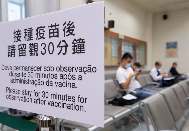 Covid-19: Macau com 70% de vacinados, baixa taxa entre idosos preocupa