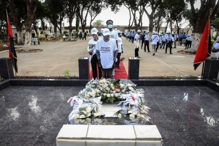 Covid-19: Governo de Luanda suspende romarias aos cemitérios no Dia de Finados