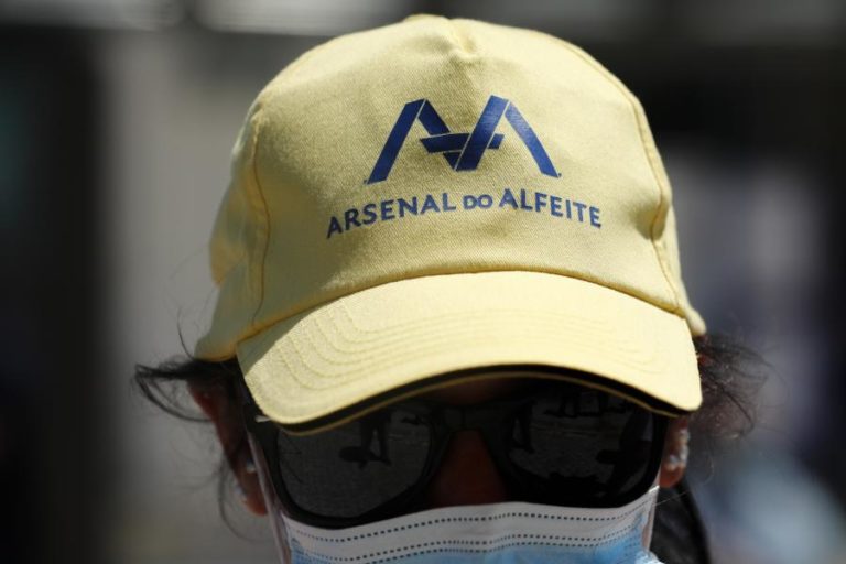 Trabalhadores do Alfeite exigem desbloqueamento da situação profissional de 52 trabalhadores