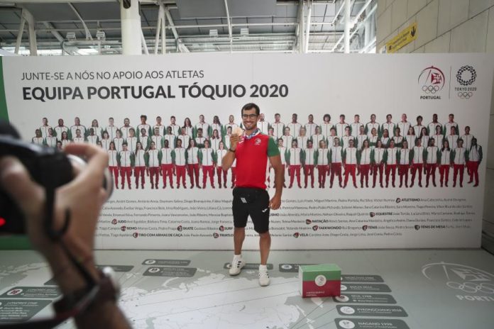 34068953.jpg