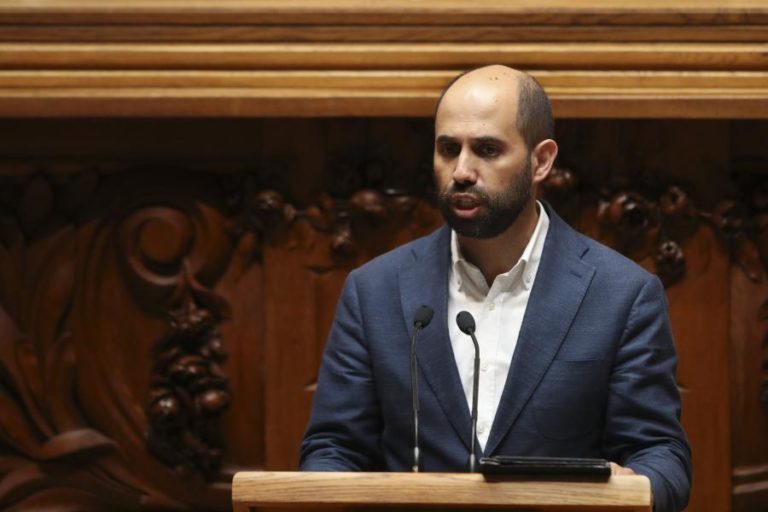 OE/Crise: BE diz que eleições não eram uma “inevitabilidade” e recusa guerra sobre data