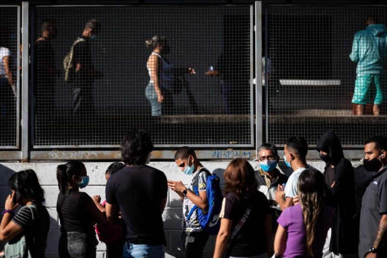Covid-19: Venezuela supera 5.000 mortes associadas à pandemia
