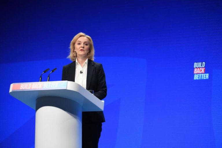 Reino Unido avisa Rússia de que invasão da Ucrânia seria “erro estratégico”