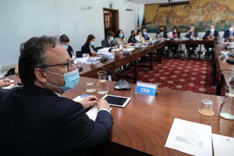 Patrões disponíveis para retomar Concertação Social e discutir aumento do salário mínimo