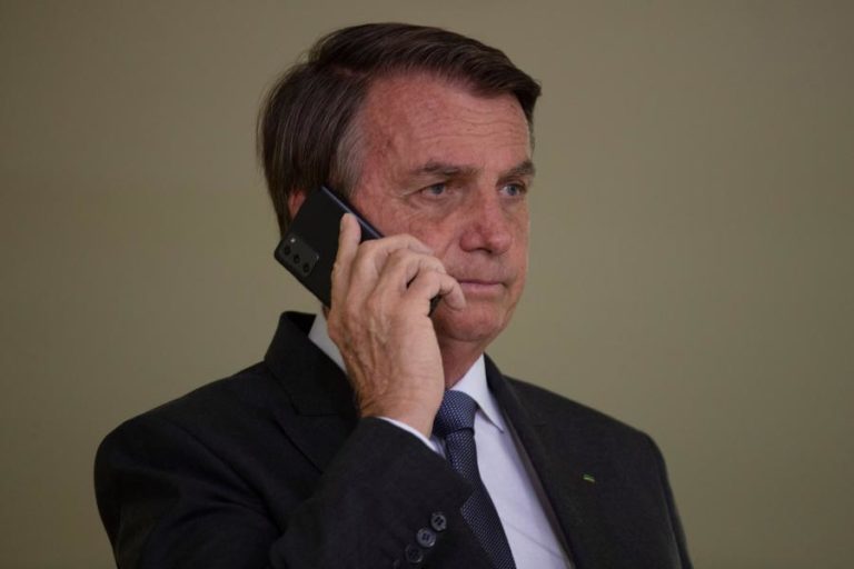 Presidente do Brasil diz que chegada do 5G integrará o país no mundo