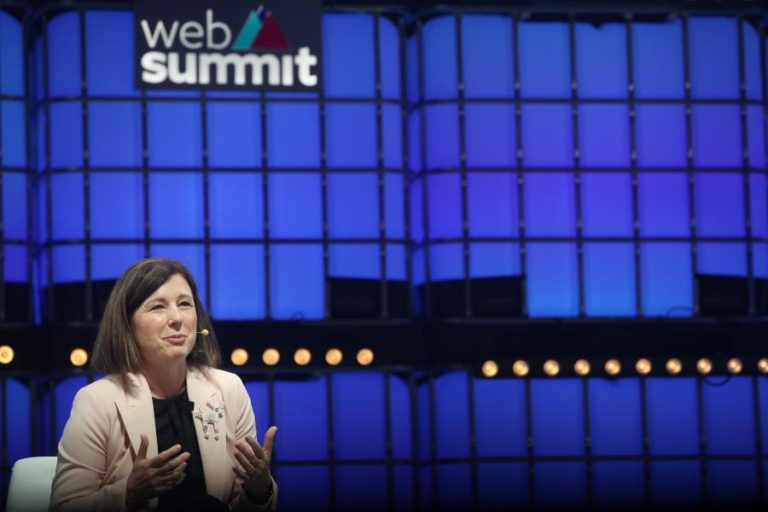 Web Summit: ‘Vice’ da Comissão Europeia pede equivalência aos EUA na proteção de dados