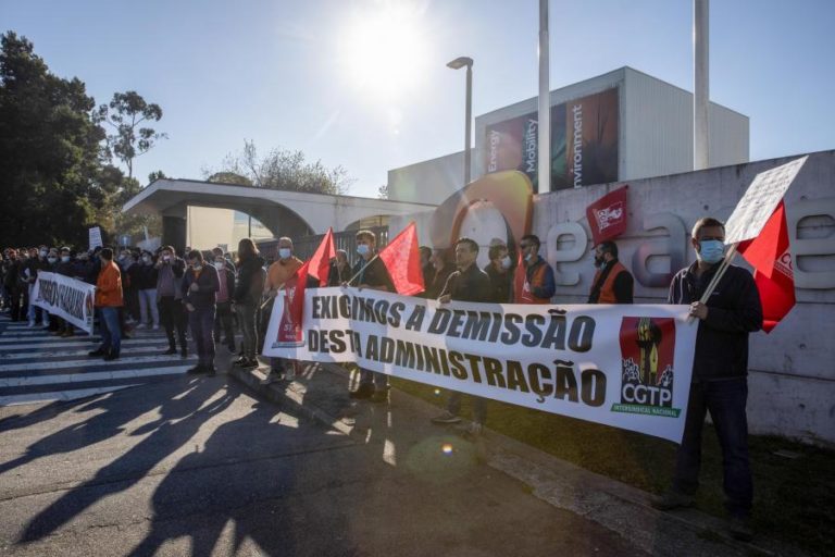 Trabalhadores da Efacec em greve exigem intervenção do Governo e demissão da administração