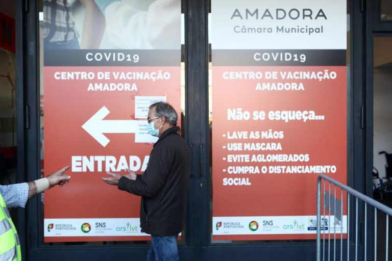Vacinas fortalecem otimismo de Bruxelas na retoma da economia portuguesa