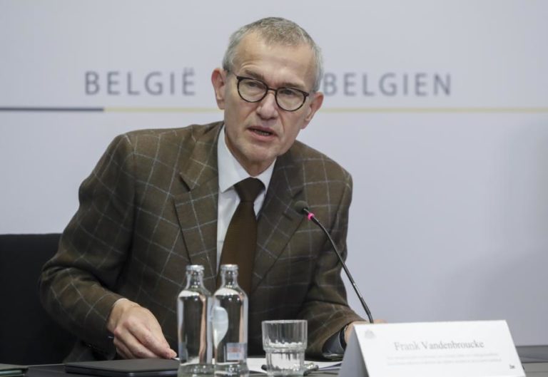 Covid-19: Primeiro caso da nova variante na Europa identificado na Bélgica