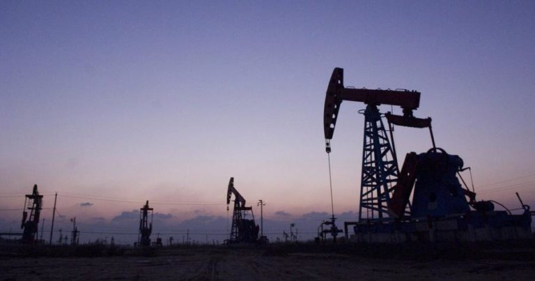 OPEP+ mantém o ritmo de aumento da produção de petróleo