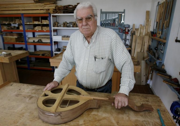 Morreu o construtor de guitarras Gilberto Grácio