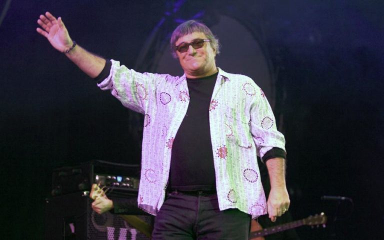 José Cid volta ao rock progressivo em “Vozes do Além” a editar esta semana