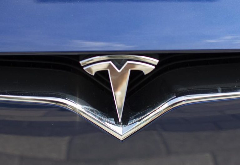 Multinacional de veículos elétricos Tesla vai usar grafite moçambicano