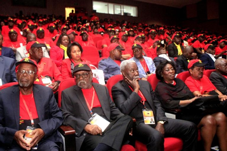 Sindicato preocupado com silêncio de regulador sobre cobertura pública de congressos do MPLA e UNITA
