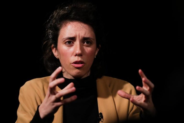 Catarina Vasconcelos prepara novo filme intitulado “Pintura Inacabada”