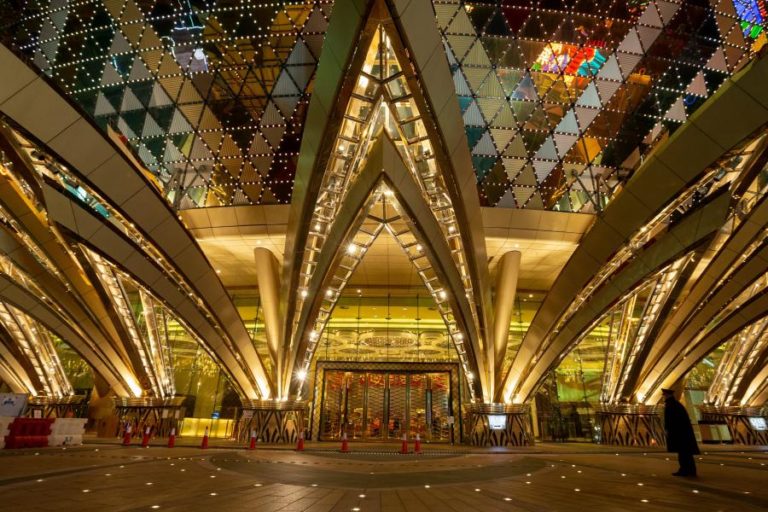 Receita dos casinos de Macau sobe 54,6% em novembro em relação ao mês anterior