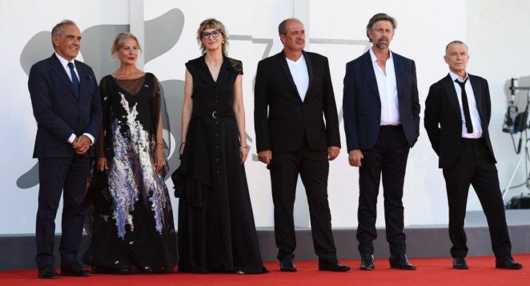 Academia do Cinema Europeu premeia mulheres de Srebrenica através de “Quo Vadis, Aida?”