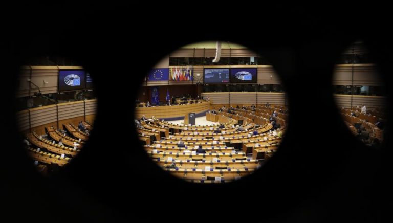 Partidos de extrema-direita e nacionalistas alinham votos no Parlamento Europeu