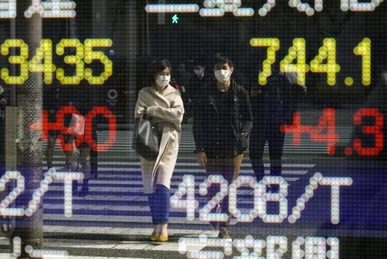Bolsa de Tóquio fecha a subir 1,89%