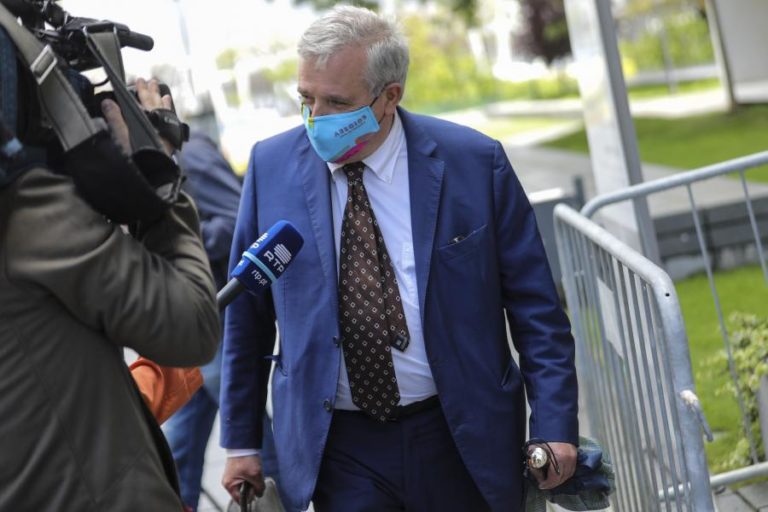 Advogado diz que mandado de detenção da mulher de Manuel Pinho ainda não foi executado