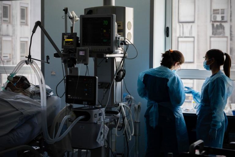 Enfermeiros do Porto trabalharam mais de 500 mil horas extra em 2021 – sindicato