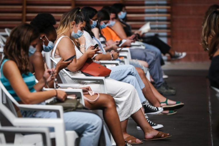 Covid-19: Mais de 1,5 milhões de pessoas com dose de reforço da vacina em Portugal