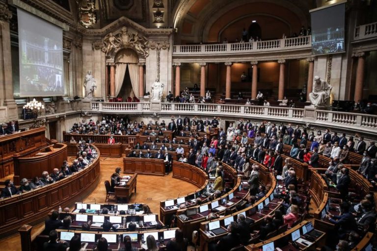 Legislativas: Três dissoluções resultaram em maiorias absolutas e três em governos de coligação