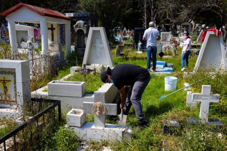 Covid-19: Pandemia já matou pelo menos 5.214.847 pessoas em todo o mundo