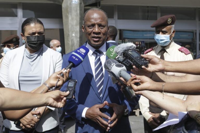 Covid:19: Primeiro-ministro de Cabo Vede espera aumentar proteção com vacinação de menores