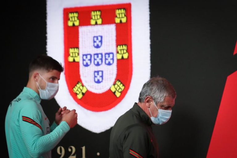 Fernando Santos elogia liderança e personalidade do presidente da FPF