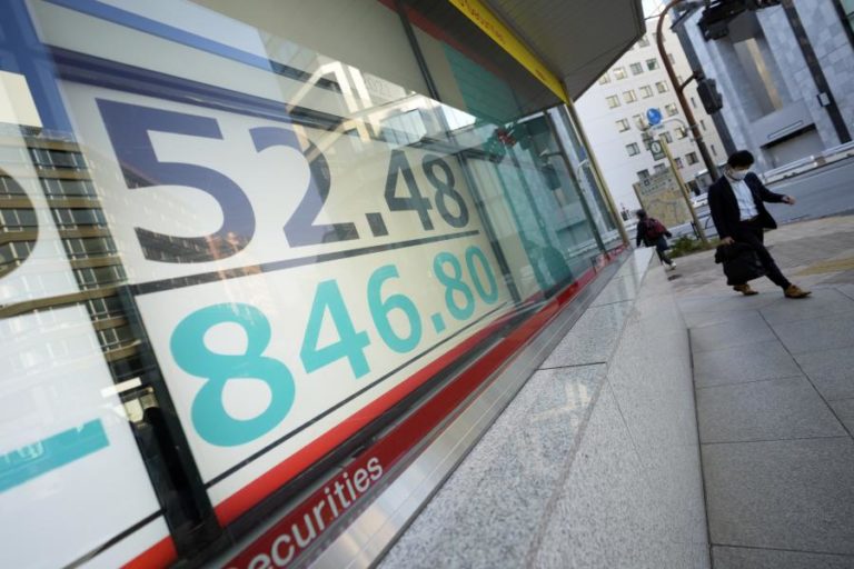 Bolsa de Tóquio fecha a perder 0,47%