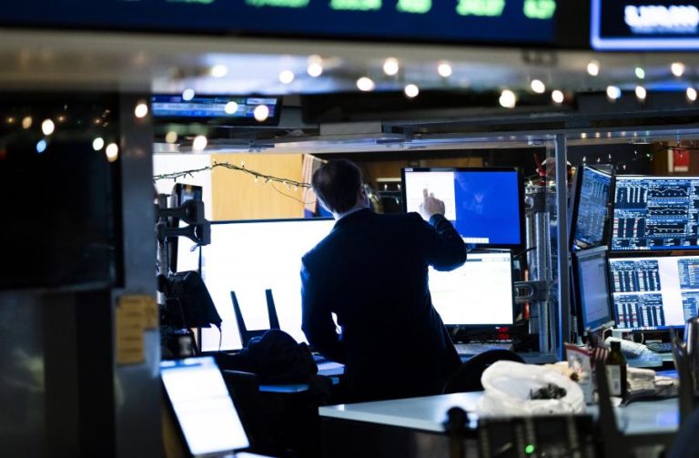 Wall Street fecha em alta clara em sessão de ‘caça’ aos saldos